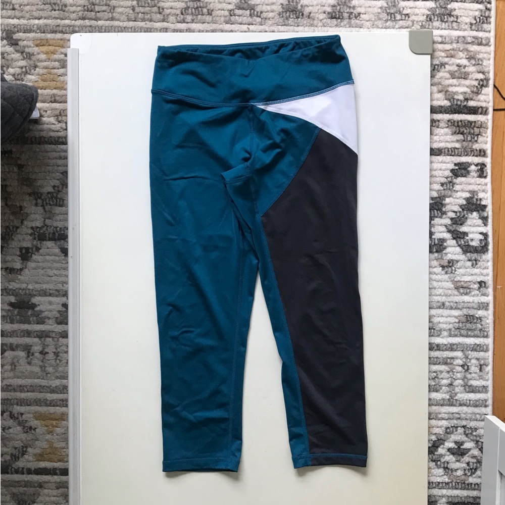 Zella teal blue white grey 3/4 leggings size Small